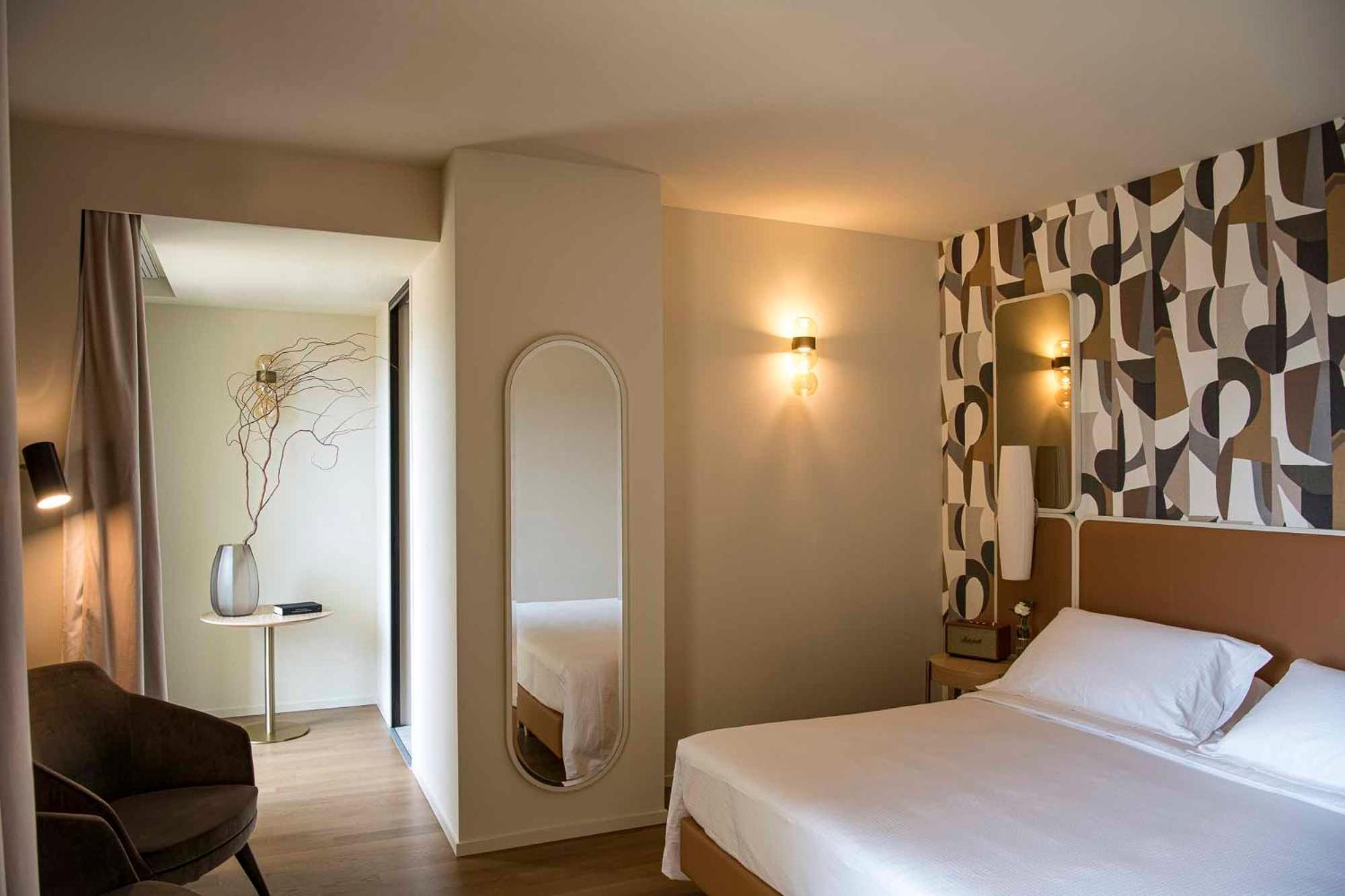 Columbus Urban Resort Флоренція Екстер'єр фото A room at the hotel
