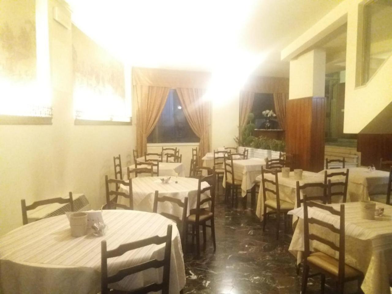 Columbus Urban Resort Флоренція Екстер'єр фото Interior of the restaurant