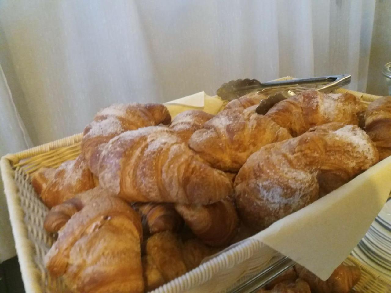 Columbus Urban Resort Флоренція Екстер'єр фото Croissants