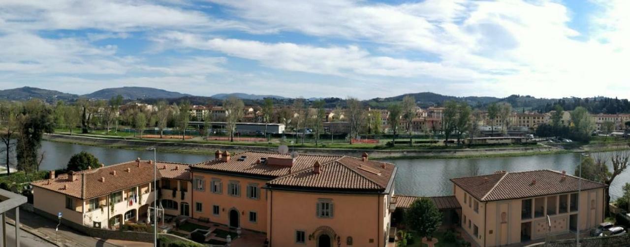 Columbus Urban Resort Флоренція Екстер'єр фото View of the Arno river from the tower of the Palazzo del Podestà
